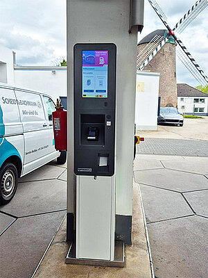 SIQMA OPT 2.0 Outdoor-Zahlterminal an Shell-Tankstelle in Mönchengladbach-Güdderath
